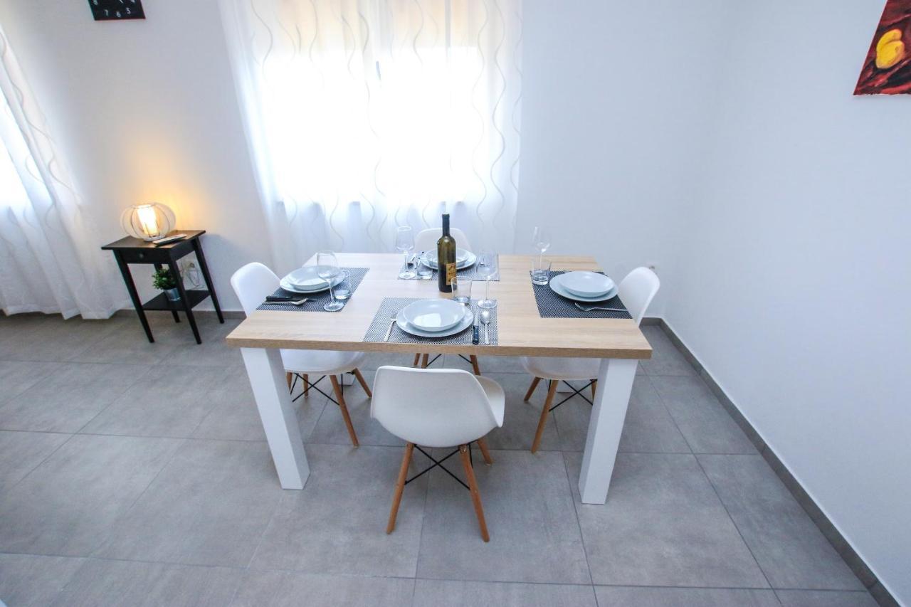 Family Beach Apartments Peroj Eksteriør bilde