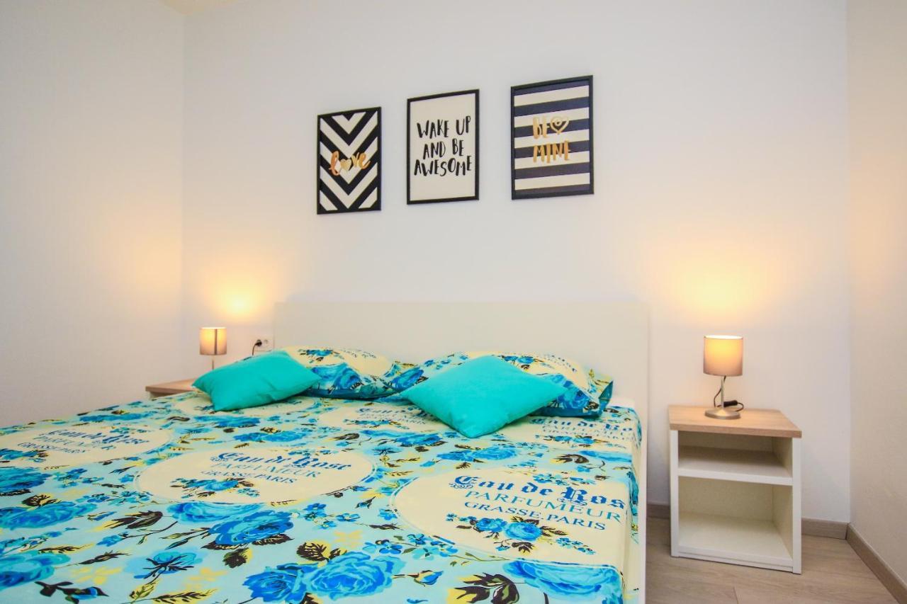 Family Beach Apartments Peroj Eksteriør bilde