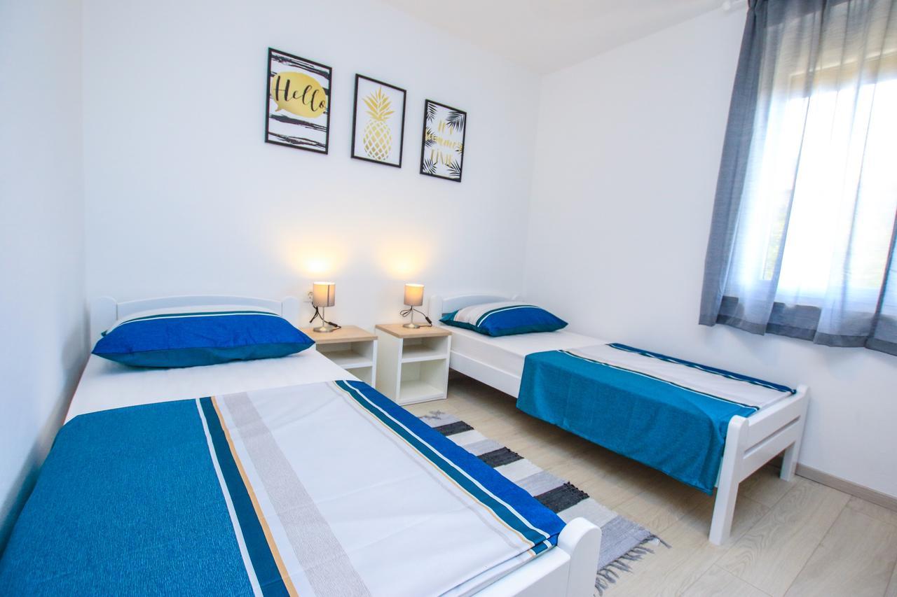 Family Beach Apartments Peroj Eksteriør bilde
