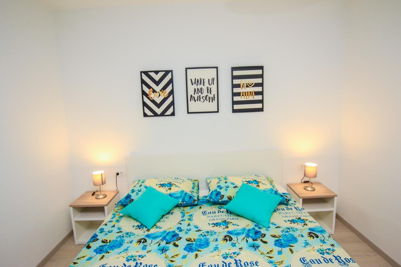 Family Beach Apartments Peroj Eksteriør bilde