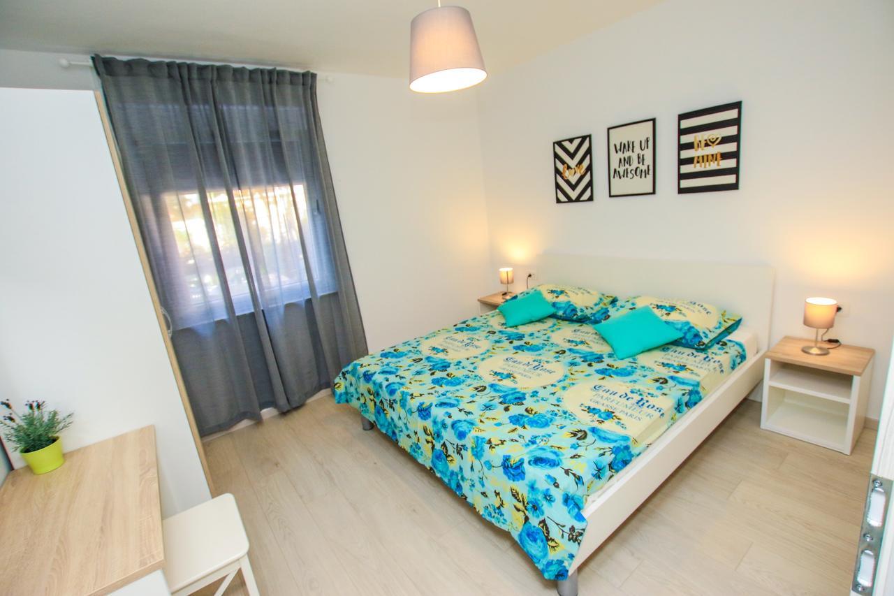 Family Beach Apartments Peroj Eksteriør bilde