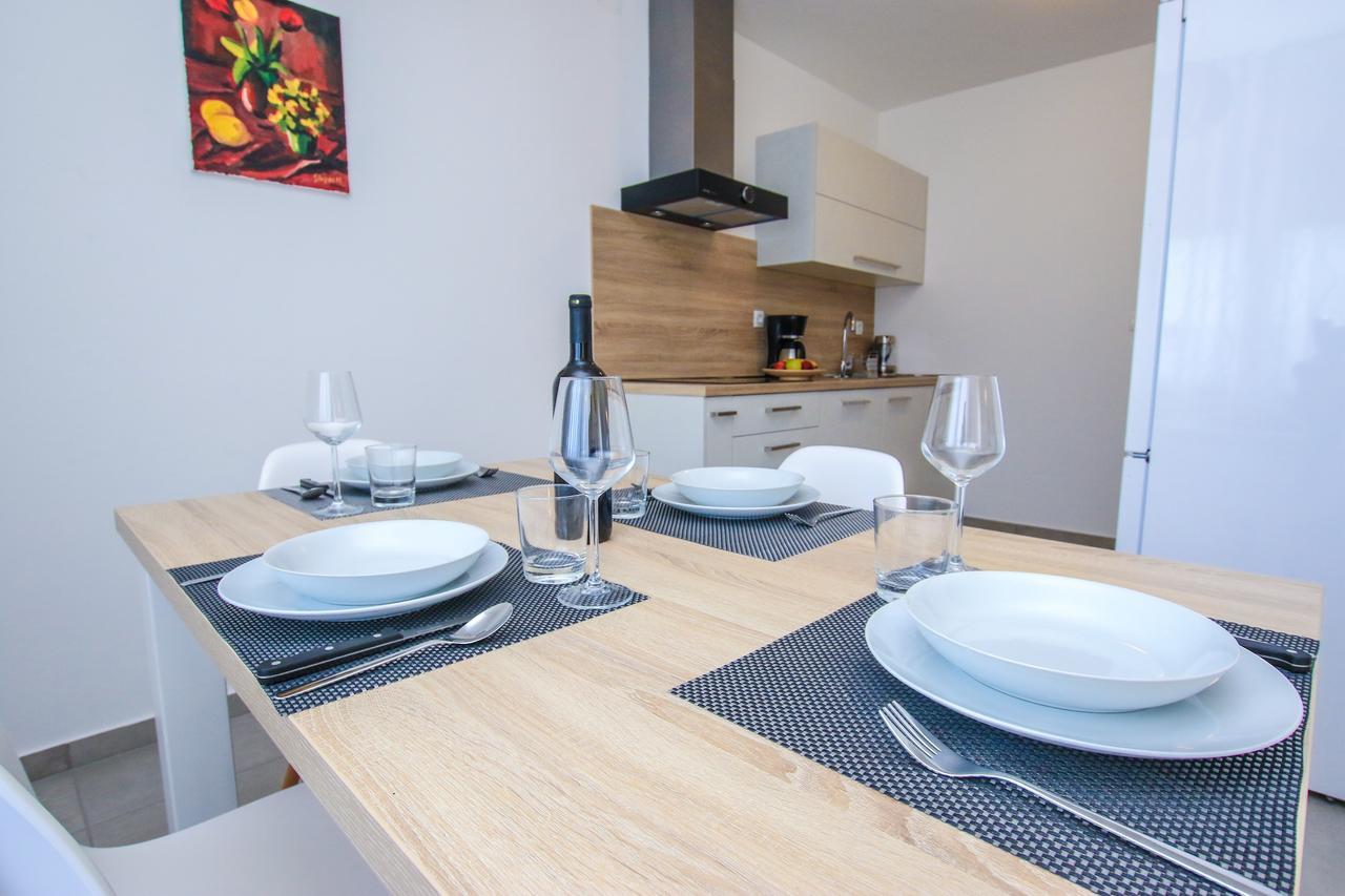 Family Beach Apartments Peroj Eksteriør bilde