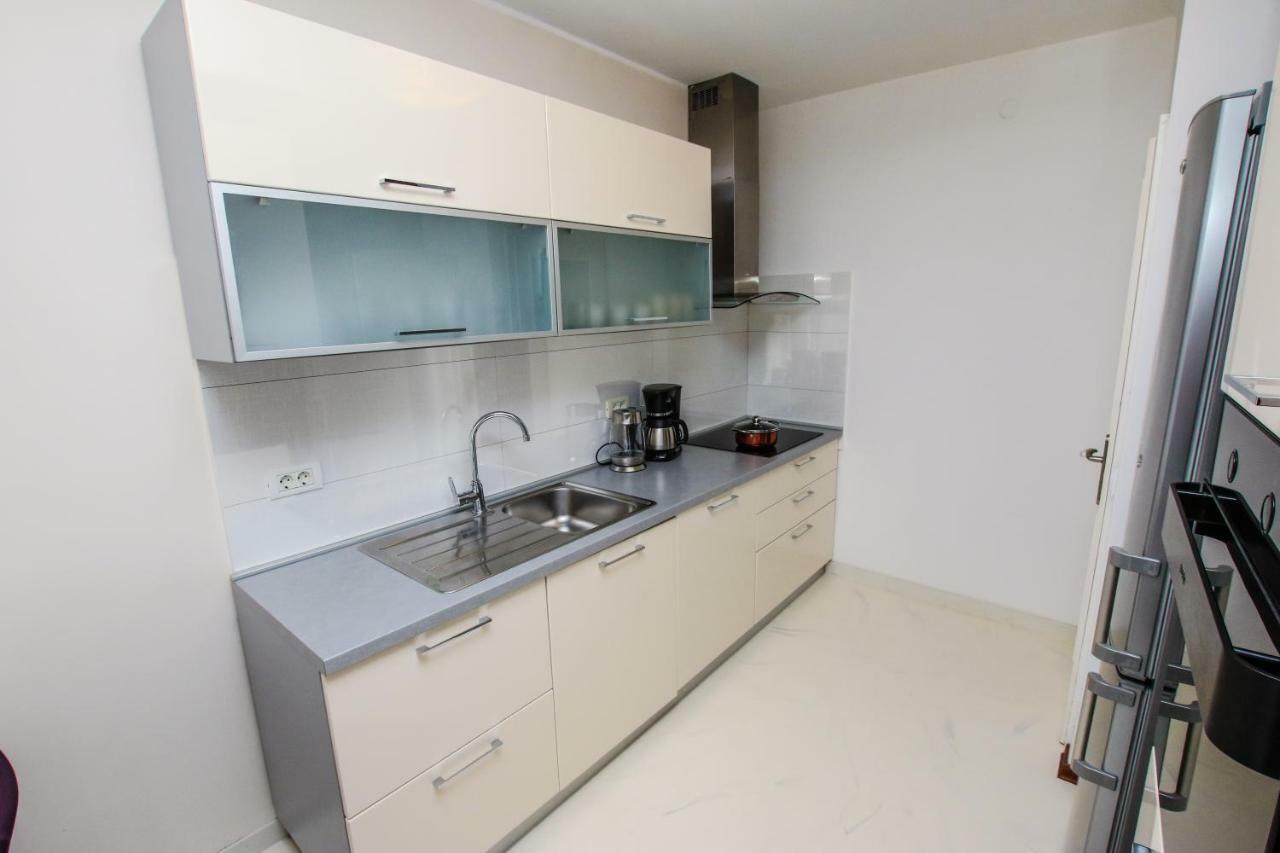Family Beach Apartments Peroj Eksteriør bilde