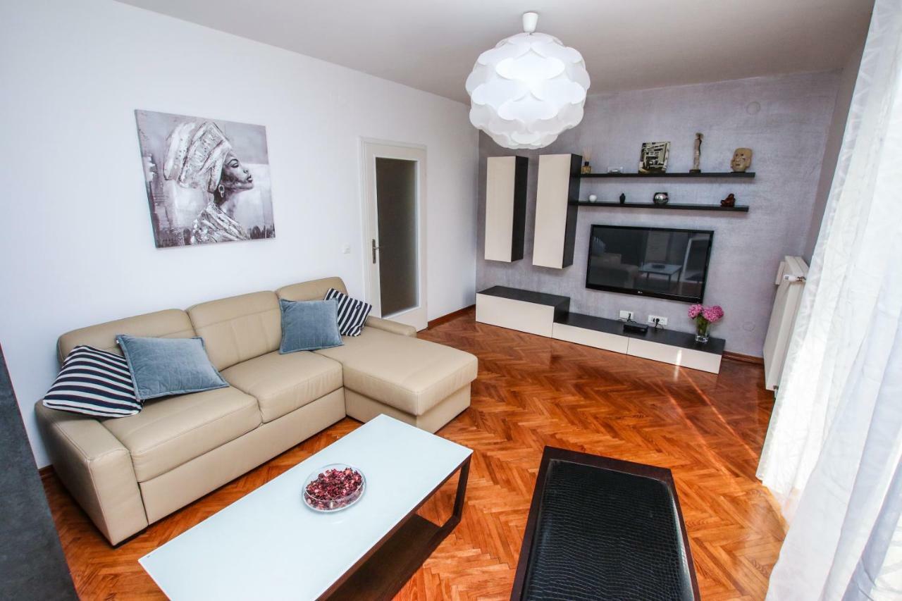 Family Beach Apartments Peroj Eksteriør bilde