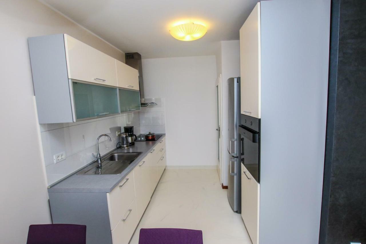Family Beach Apartments Peroj Eksteriør bilde