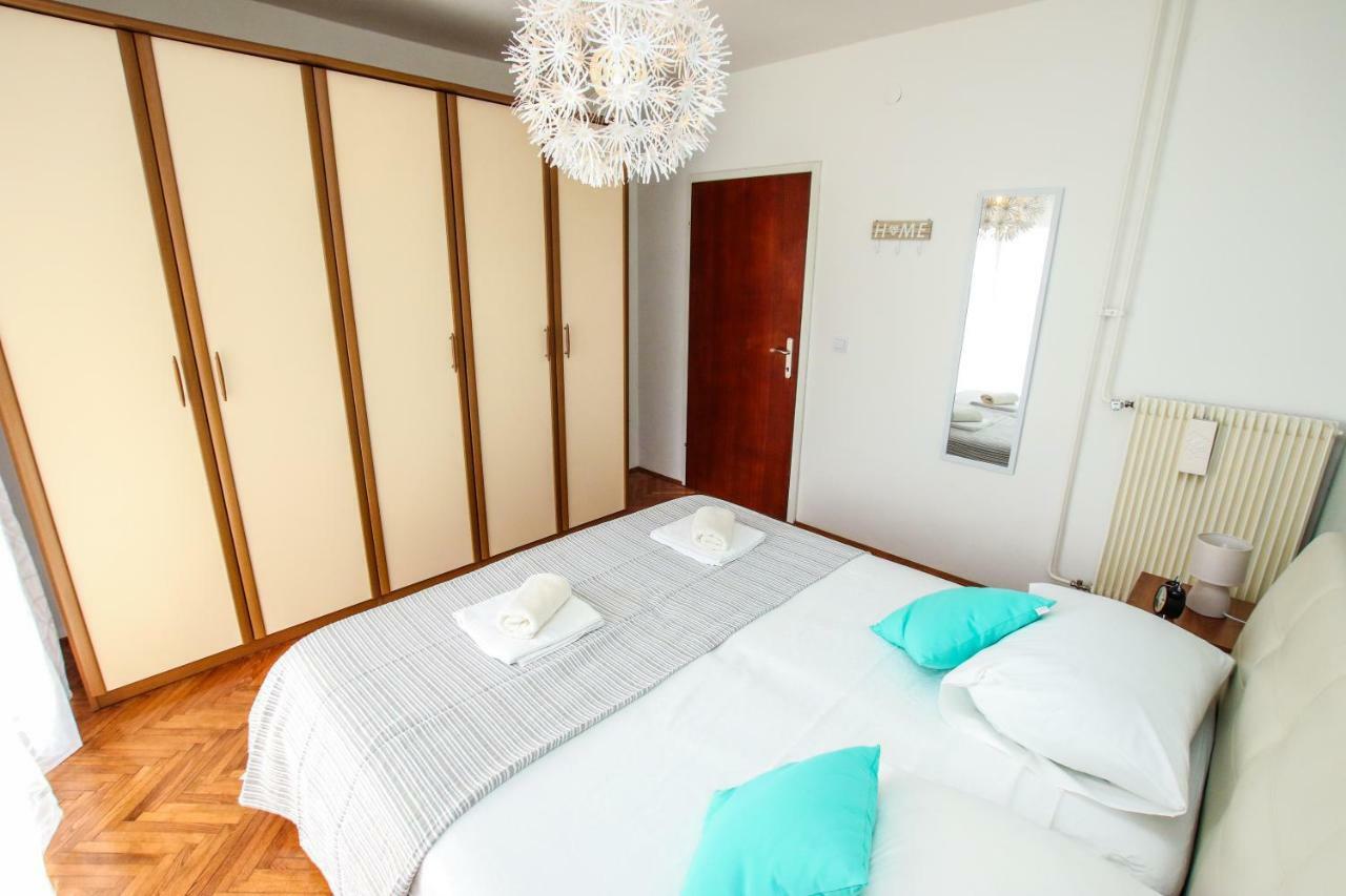Family Beach Apartments Peroj Eksteriør bilde